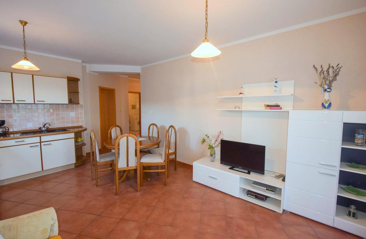 Apartments & Room Matic Malinska Extérieur photo