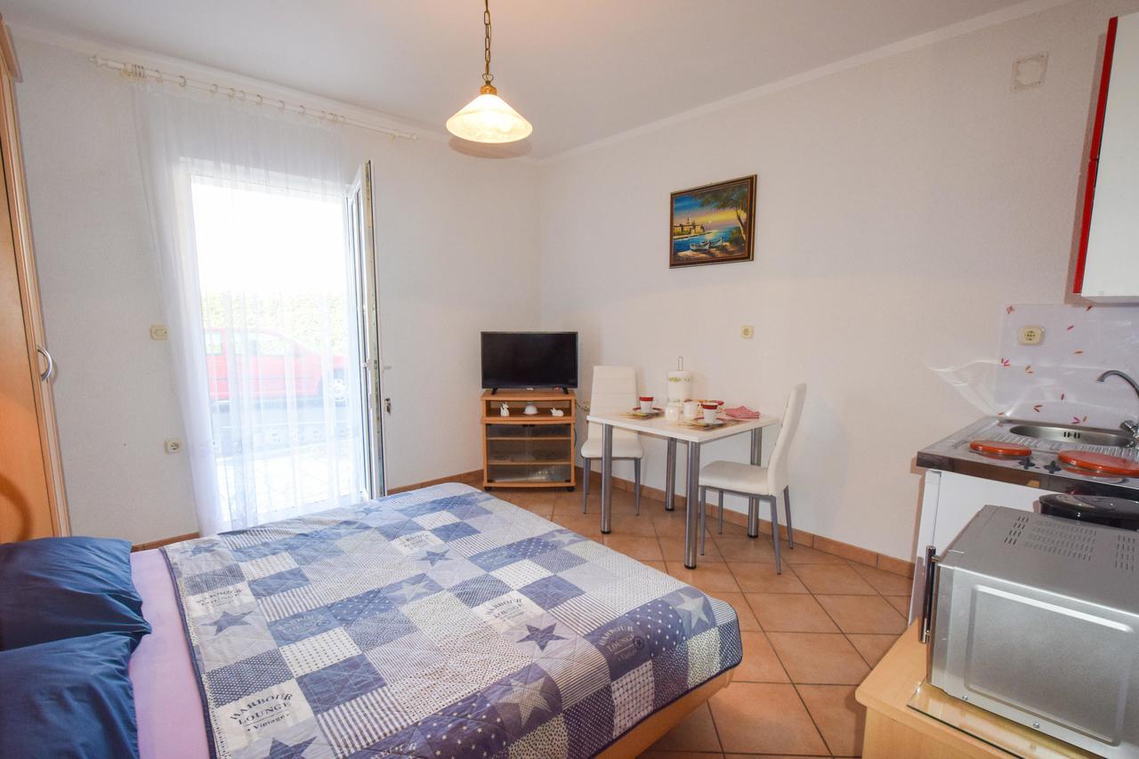 Apartments & Room Matic Malinska Extérieur photo