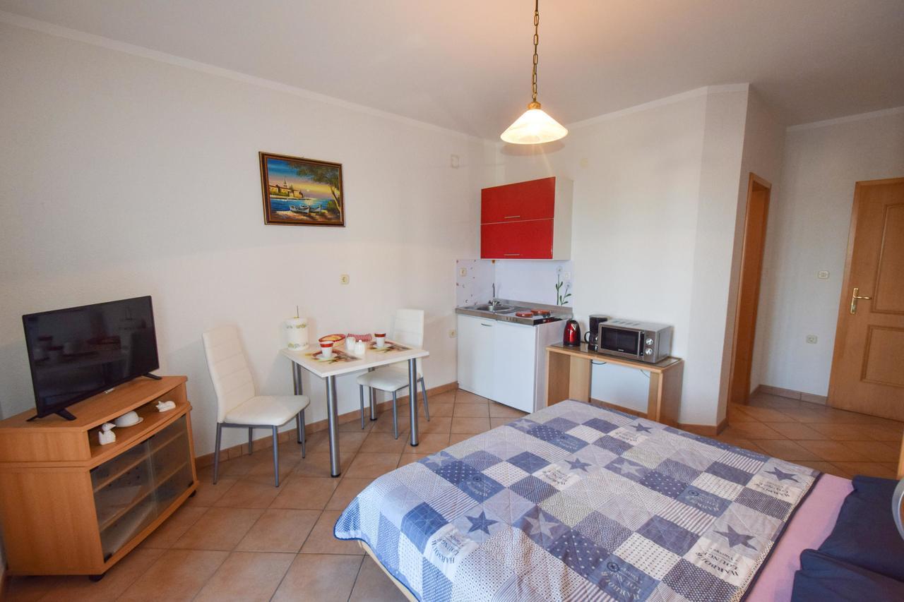 Apartments & Room Matic Malinska Extérieur photo