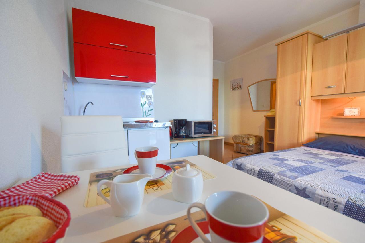 Apartments & Room Matic Malinska Extérieur photo