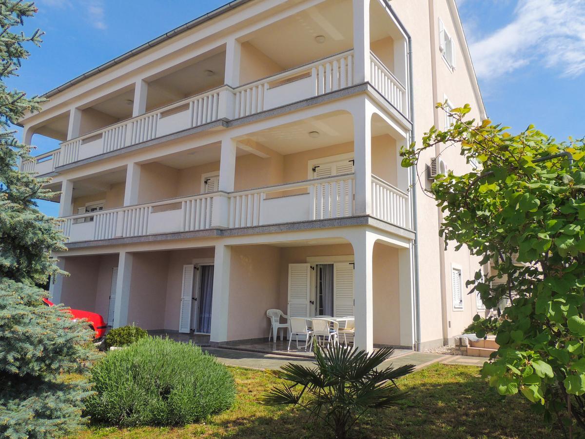 Apartments & Room Matic Malinska Extérieur photo