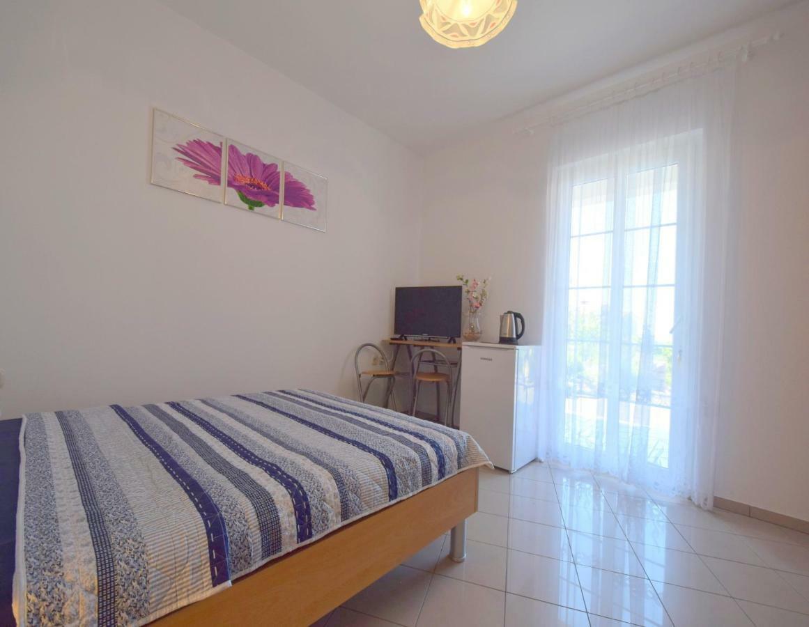 Apartments & Room Matic Malinska Extérieur photo
